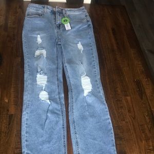 Woman’s Sz 5 Distressed Jean w/Tags